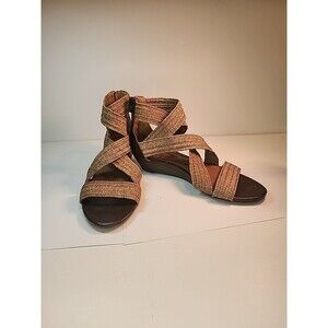 Lucky Brand Brown Low Heel High Profile Strat Sandals Back Zipper Size 7 READ